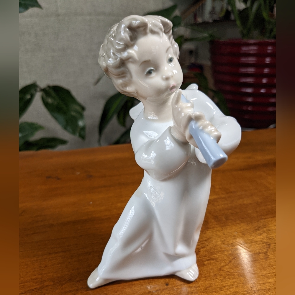 Angel with flute